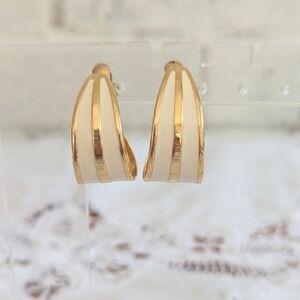 Vtg Napier Clip/Screwback Lever Gold White Cream Enamel Half Hoops 1980's
